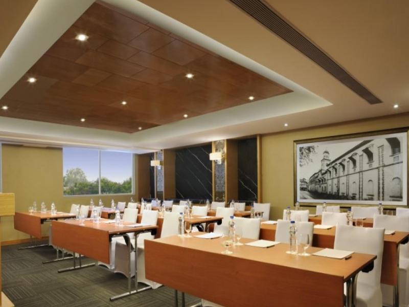 Doubletree Suites By Hilton Bengaluru Outer Ring Road Dış mekan fotoğraf