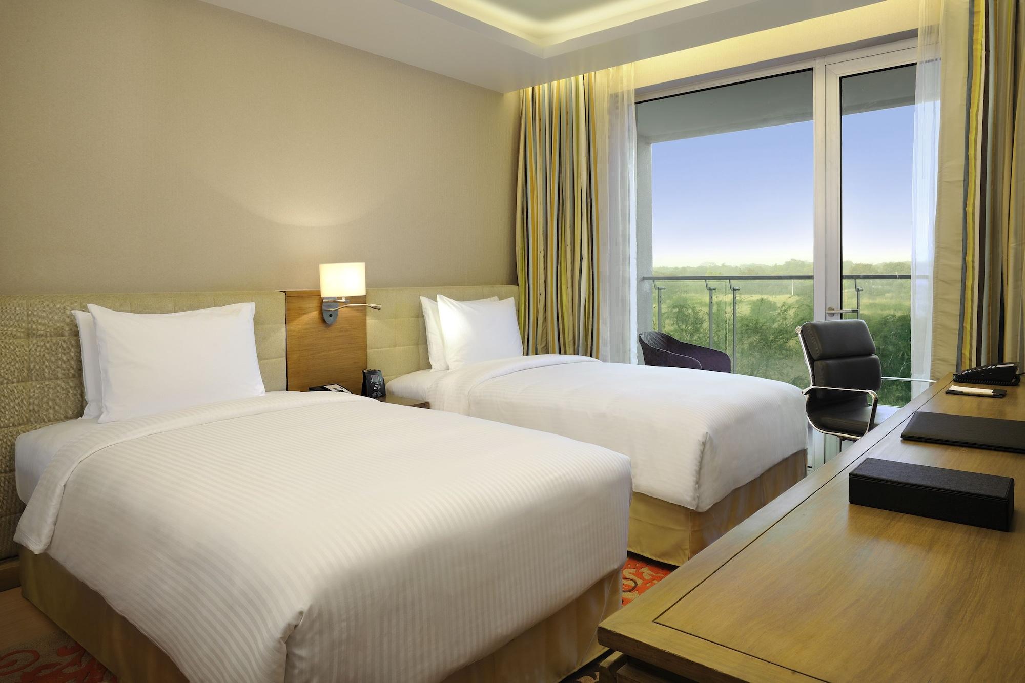 Doubletree Suites By Hilton Bengaluru Outer Ring Road Dış mekan fotoğraf