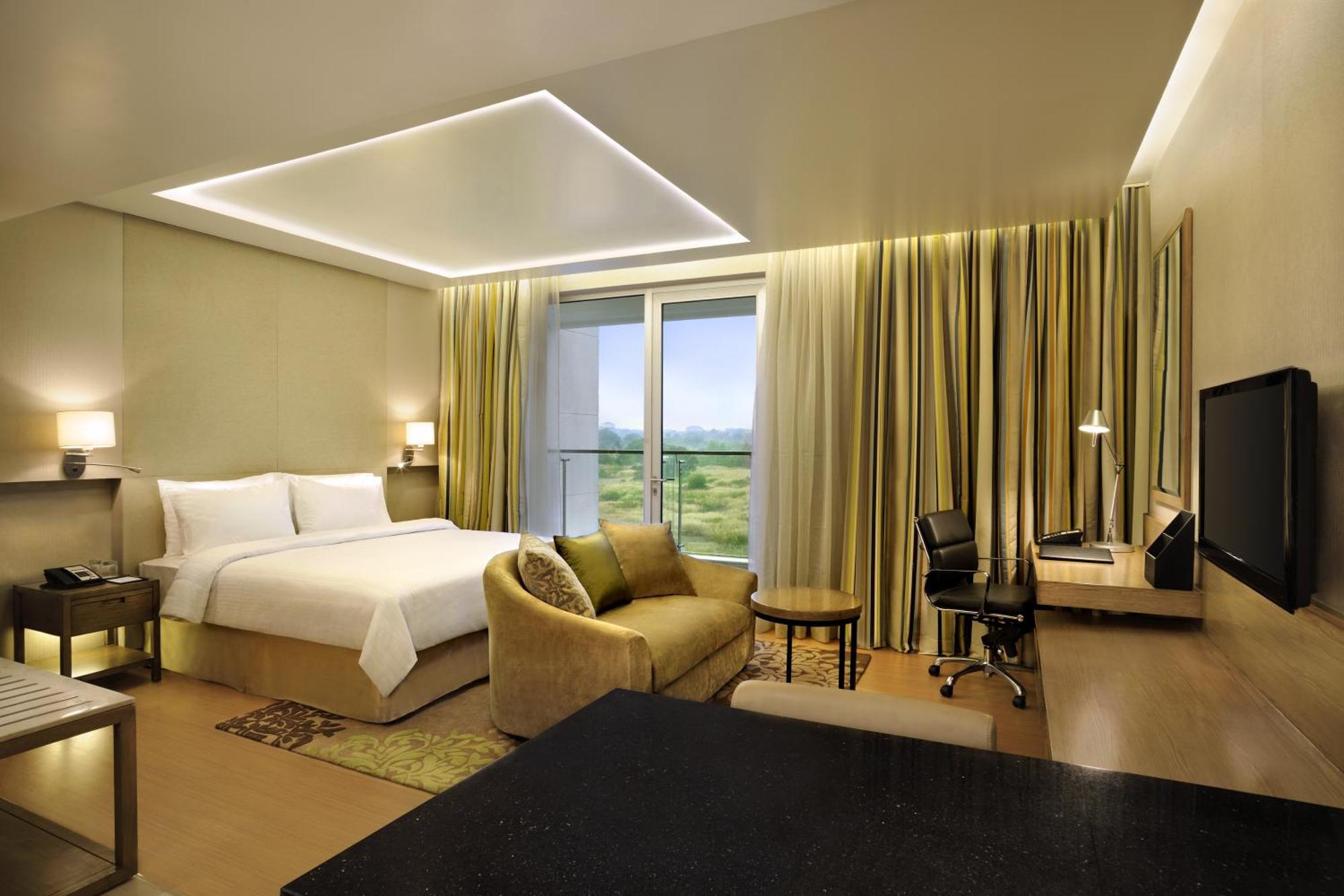 Doubletree Suites By Hilton Bengaluru Outer Ring Road Dış mekan fotoğraf