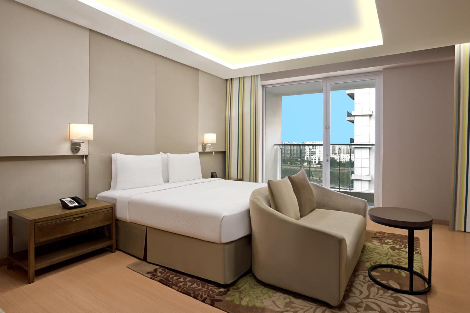 Doubletree Suites By Hilton Bengaluru Outer Ring Road Dış mekan fotoğraf