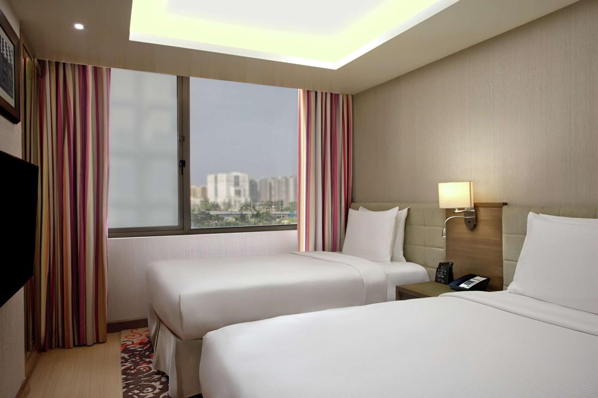 Doubletree Suites By Hilton Bengaluru Outer Ring Road Dış mekan fotoğraf