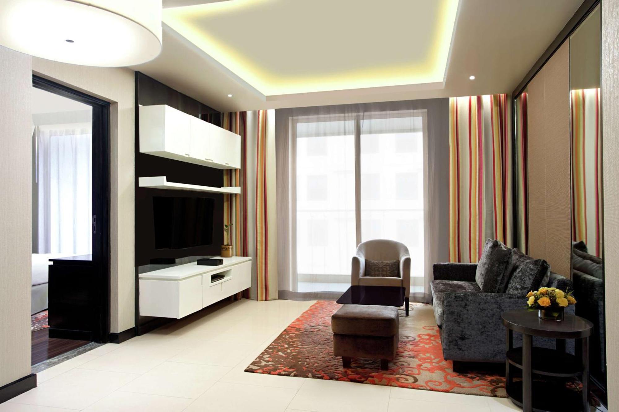 Doubletree Suites By Hilton Bengaluru Outer Ring Road Dış mekan fotoğraf