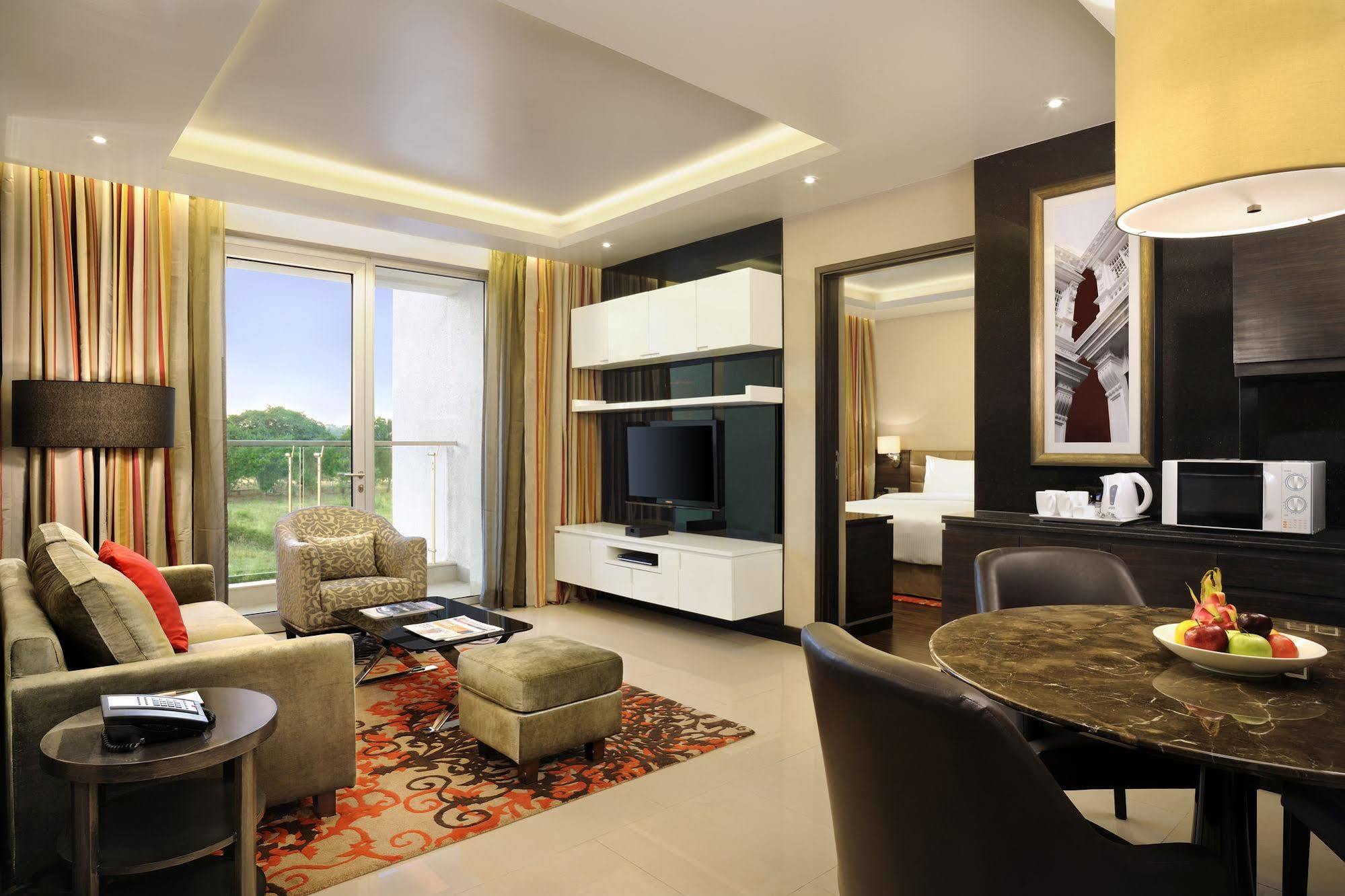Doubletree Suites By Hilton Bengaluru Outer Ring Road Dış mekan fotoğraf
